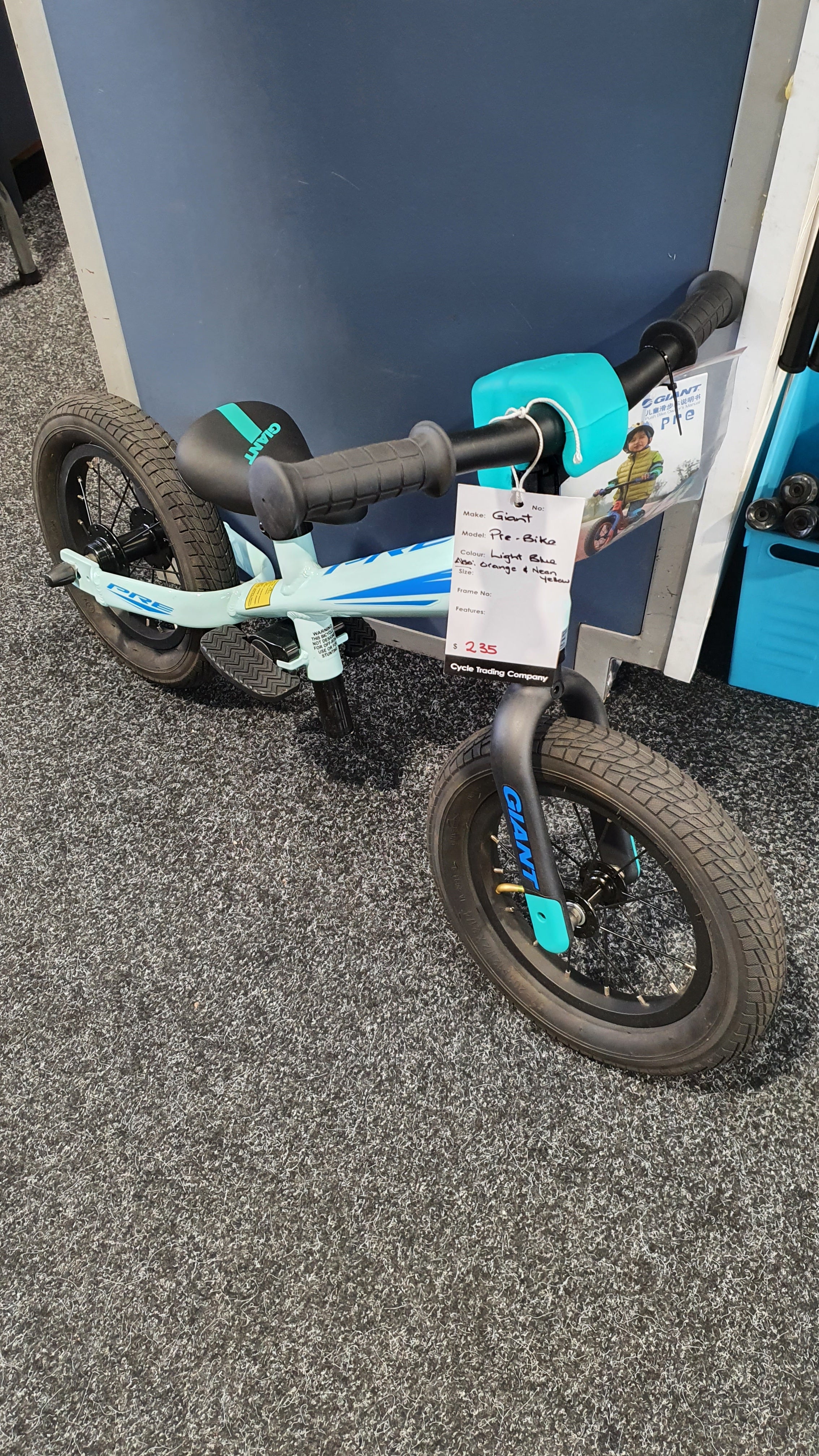 Giant pre clearance push balance bike