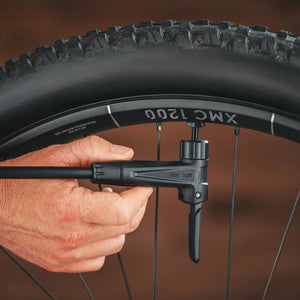 Feedback Sports - Pneuma CC - Compact Charger Floor Pump